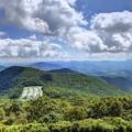 4 voies routières sur les hauts de Brasstown Bald en Géorgie