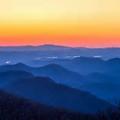 Entre collines et brumes à Brasstown Bald en Géorgie