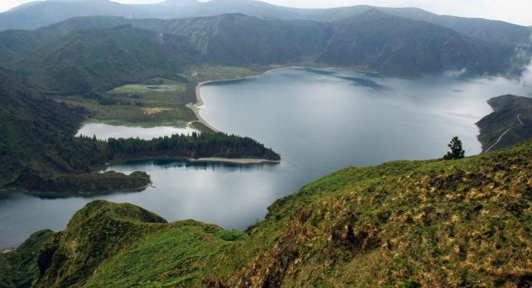 le-lac-de-feu- Sâo Miguel-Portugal